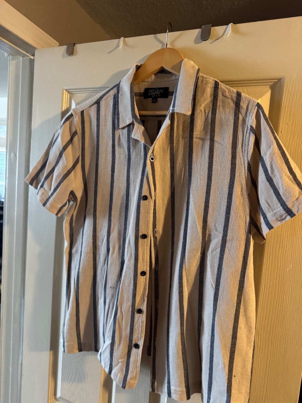 Elan White Shirt with Blue Vertical Stripes, Short Sleeve